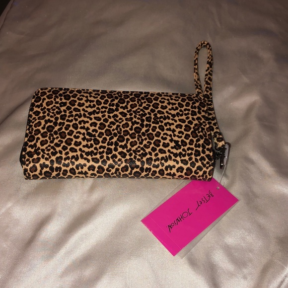 Betsey Johnson Leopard Print Faux Leather Zip Around Continental Wallet NWT - Picture 8 of 16